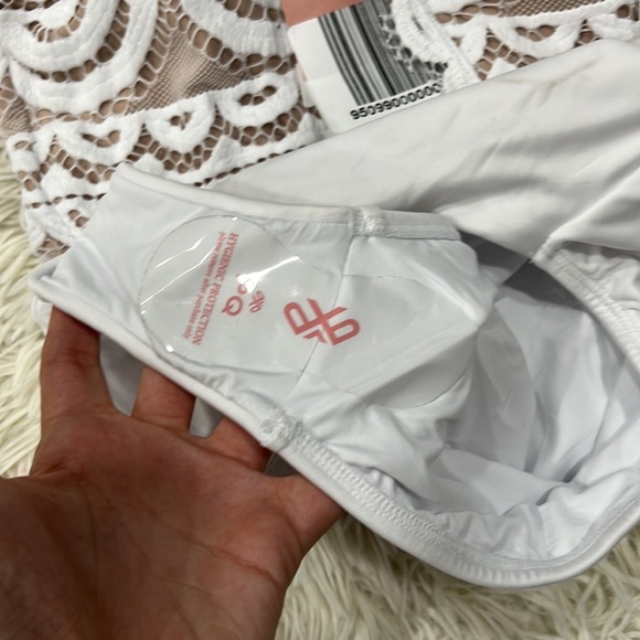 Pq Keyhole Lace One Piece in Water Lily - Picture 7 of 10